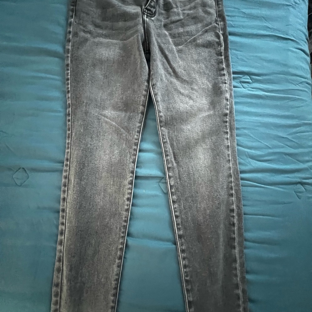 Gray skinny jeans.  Stretch